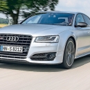 25-ე ადგილი: Audi S8 plus; სიმძლავრე: 605 ცხენის ძალა; მაქს. სისწრაფე: 305 კმ/სთ; წონა: 2048 კგ; საწვავის ტიპი: Super Plus; დაპირებული ხარჯი: 10,0 ლიტრი/100 კმ; რეალური ხარჯი: 12,4 ლიტრი/100 კმ.