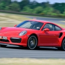 29-ე ადგილი: Porsche 911 Turbo S; სიმძლავრე: 580 ცხენის ძალა; მაქს. სისწრაფე: 330 კმ/სთ; წონა: 1611 კგ; საწვავის ტიპი: Super Plus; დაპირებული ხარჯი: 9,1 ლიტრი/100 კმ; რეალური ხარჯი: 12,2 ლიტრი/100 კმ.