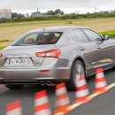 მე-16 ადგილი: Maserati Ghibli Automatik S Q4; სიმძლავრე: 410 ცხენის ძალა; მაქს. სისწრაფე: 284 კმ/სთ; წონა: 2098 კგ; საწვავის ტიპი: Super plus; დაპირებული ხარჯი: 10,5 ლიტრი/100კმ; რეალური ხარჯი: 13,5 ლიტრი/100კმ.