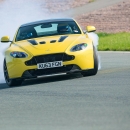 მე-20 ადგილი: Aston Martin V12 Vantage S • სიმძლავრე: 573 ცხ. ძ. • ბრუნის მომენტი: 620 ნმ /5750 • წონა: 1694 კგ • მაქსიმალური სიჩქარე: 328 კმ/სთ • აჩქარება 0-100 კმ/სთ: 4,0 წამში, 0-200 კმ/სთ: 12,5 წამში.