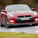 მე-12 ადგილი: Nissan GT-R; სიმძლავრე: 550 ცხენის ძალა; მაქს. სისწრაფე: 315 კმ/სთ; წონა: 1748 კგ; საწვავის ტიპი: Super plus; დაპირებული ხარჯი: 11,8 ლიტრი/100კმ; რეალური ხარჯი: 14,2 ლიტრი/100კმ.