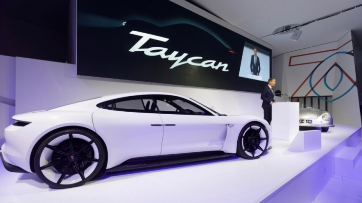 Porsche-მ Taycan EV-ზე უკვე 20 ათასი შეკვეთა მიიღო