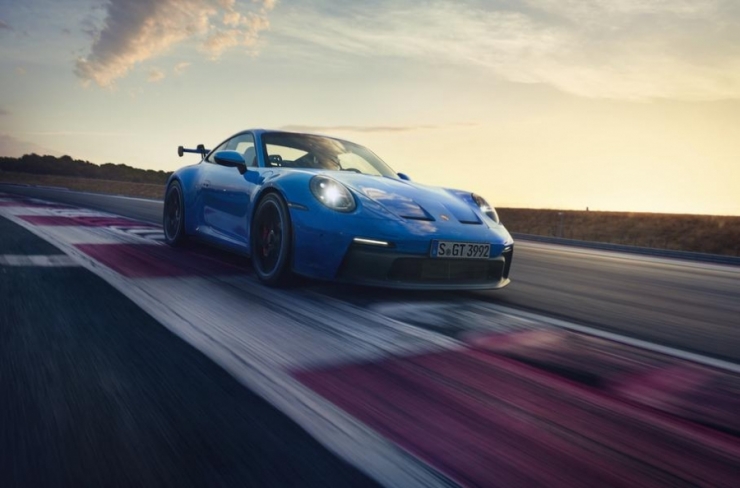 წარმოდგენილია ახალი თაობის Porsche 911 GT3 