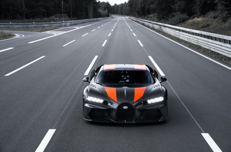 იყიდება მსოფლიოში უსწრაფესი Bugatti Chiron Super Sport 300+
