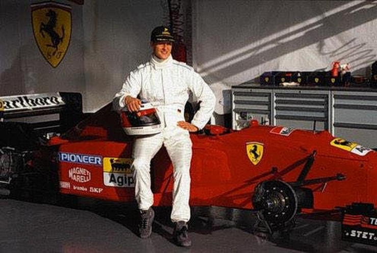 შუმახერის Ferrari-ის პირველ ბოლიდს აუქციონზე გაყიდიან