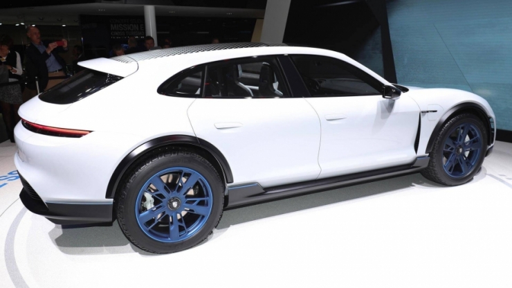 Porsche Taycan Cross Turismo 2020 წელს ჩაეშვება წარმოებაში